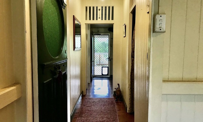 Mooloolah Valley House | Family Home - Pets welcome . 15km to Australia Zoo, 20km to amazing beaches.