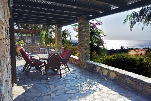 Koundouros House | family home with a fantastic sea view, 5 minutes from the beaches