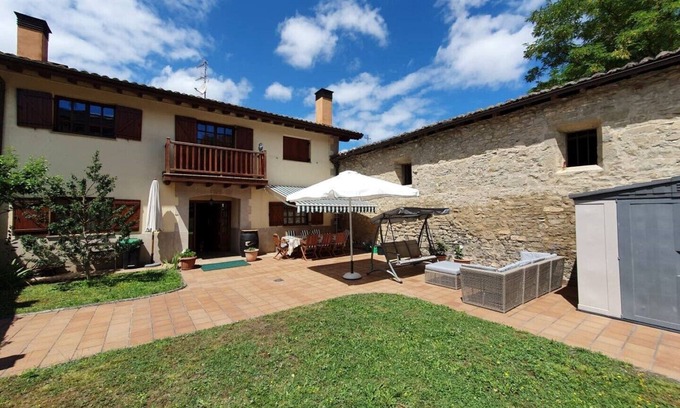 Orduna House | FAMILY HOUSE WITH GARDEN IN ORDUÑA, NEAR THE NATURAL PARK OF GORBEA