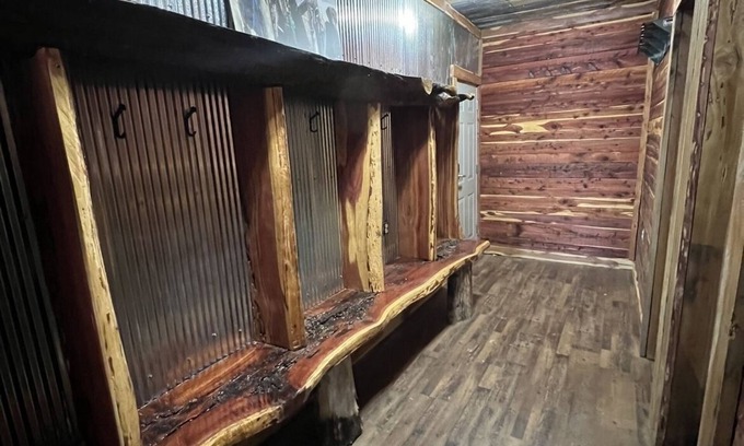 Hoxie House | Family Retreat /Sportsman’s Paradise near Lake Charles and Black River