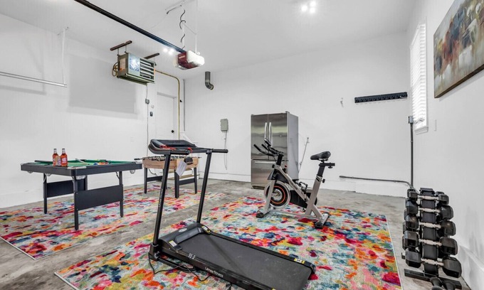 Stony Point Apartment | Family Retreat with Autumn Views and Game Room