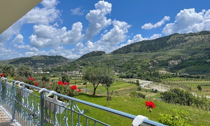 Berat Villa | Family - sized villa , pet friendly , city and castle view with a big garden !