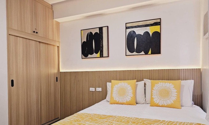 Bacolod Apartment | Family studio in the heart of the city that can accomodate 4