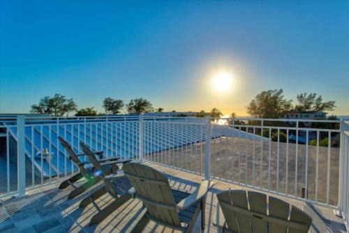 Holmes Beach House | Family Tides