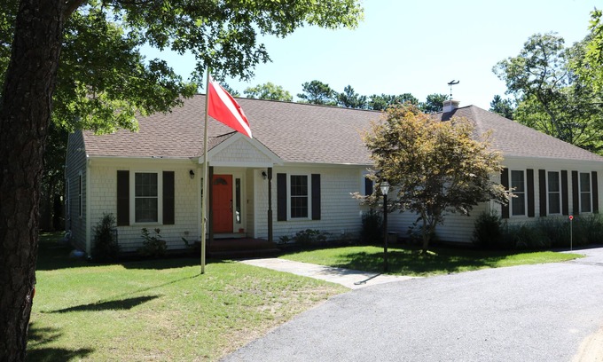 South Orleans House | Family Vacation Dream! Firepit, Outdoor Kitchen & Central AC