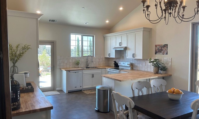 Nipomo Cottage | Fancy French Country cottage with large outdoor area & A/C in Sunny Nipomo