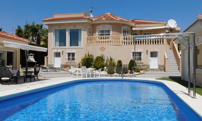 Quesada Villa | Fantastic & Spacious Villa with large private pool in Quesada area
