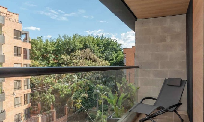 Laureles Apartment | Fantastic 3 BR w/Balcony in Laureles Medellín