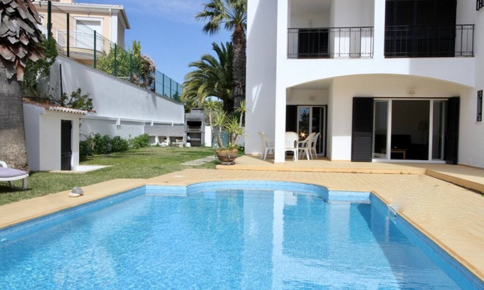 Portimao Apartment | FANTASTIC AND SPACIOUS T3 WITH PRIVATE SWIMMING POOL, 10 MINUTES TO FOOT OF LOCAL BEACHES