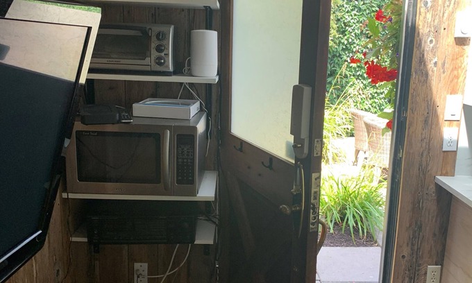 Riley Park-Little Mountain Cottage | Fantastic location, self-contained cozy studio suite with everything you need.