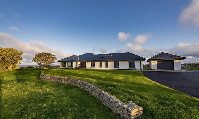 Ardfert House | Fantastic sea view and right next to golf course