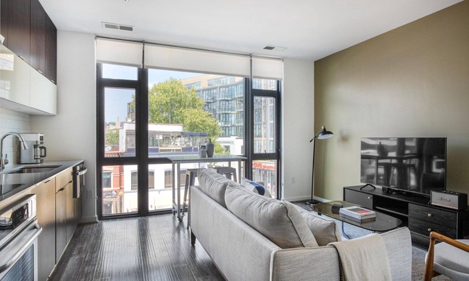 Shaw Apartment | Fantastic Shaw Jr 1BR w/Gym & Doorman, nr Entertainment, by Blueground