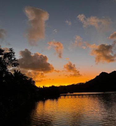 Taha'a Resort | Fare Piti Les pieds dans le lagon