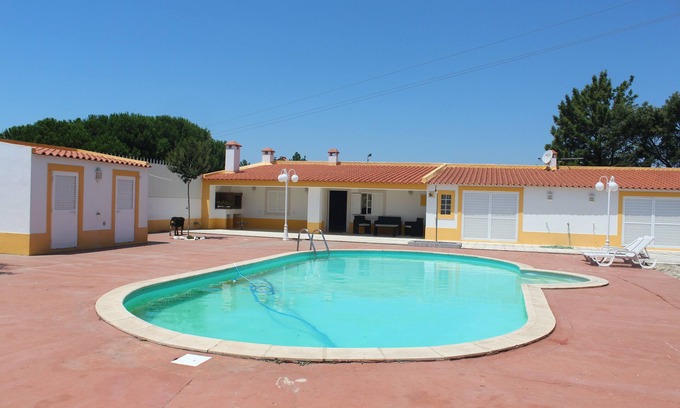 Palhais Other | Farm with 6000 meters square, with green areas, swimming pool in quiet.