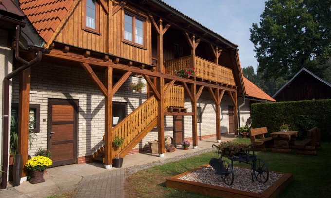 Prosecne House | Farma Basarovi