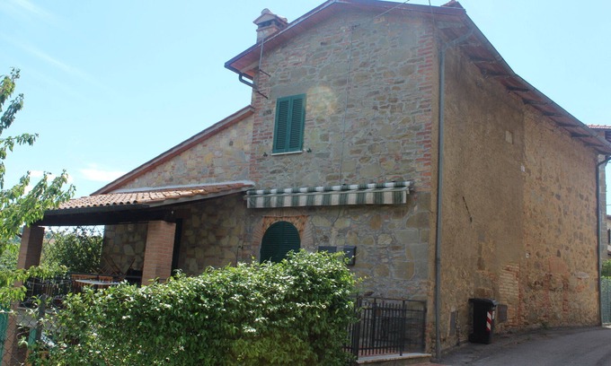 Po' Bandino House | Farmhouse in a medieval village between Umbria and Tuscany
