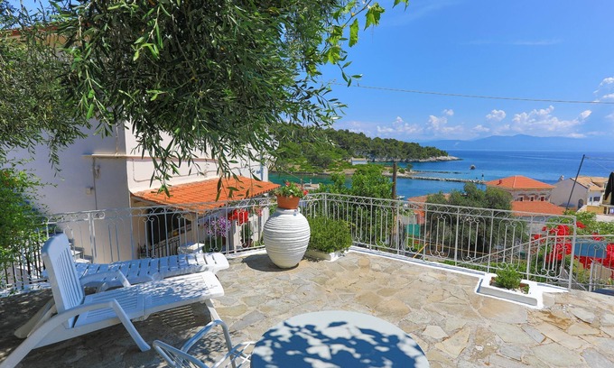 Gaios Apartment | Faros Epta: Gaios studio, sea views, private sun-loungers