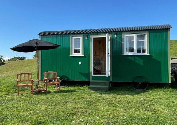 Saint John's Town of Dalry Ski Chalet | Fauld O Wheat Shepherds Hut , Loch Ken ,Off Grid