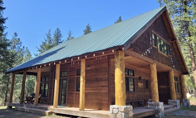 Mazama House | Fawn Glen Cabin in Mazama, Wa! Close to Ski/Sports Trail!
