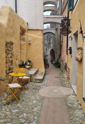Borgio Verezzi House | Federico II - Rooms and Breakfast
