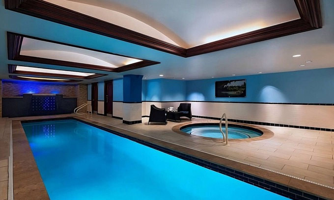 Downtown Austin Hotel | Feel Like Royalty! Pet-friendly Property, Swimming Pool, Near Lady Bird Lake!