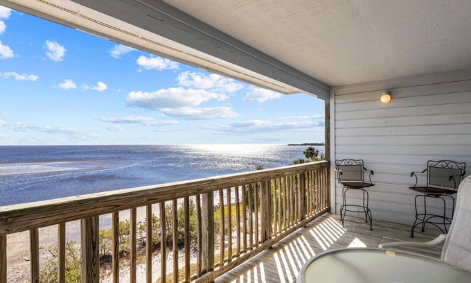 Cedar Key Condo | Fenimore Mill 6F - Open Gulf View, Pet Friendly!