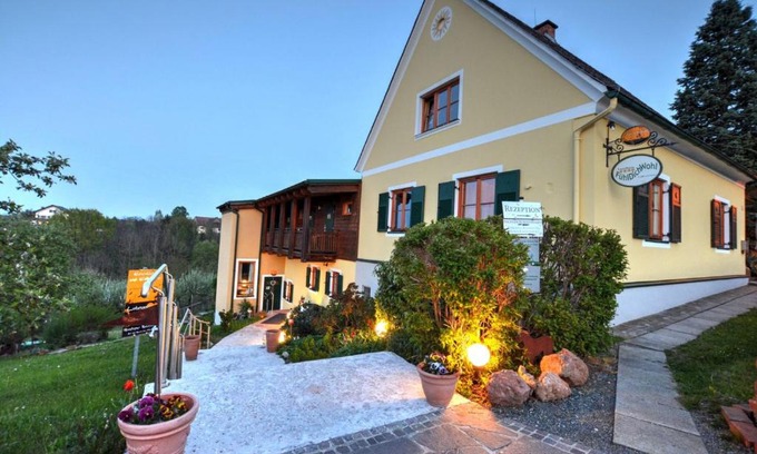 Fehring Hotel | FerienAppartments Landhaus FühlDichWohl