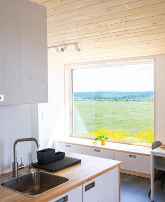 Kuhndorf House | Ferienhaus am Flugplatz, umgeben von Natur