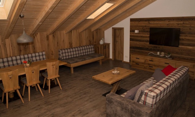 Inzell Apartment | Ferienwohnung 5 "Bäckeralm" für 4 Personen, 2 Schlafzimmer, Balkon, 95 m²