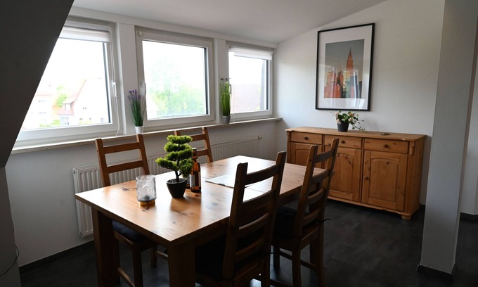 Postbauer-Heng Condo | Ferienwohnung Apartment 2 Einzelbetten o Doppelbett Wohn Essbereich Küche Wlan