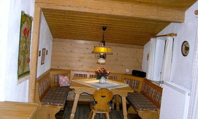 Inzell Apartment | Ferienwohnung Chiemsee für 4 Personen mit Balkon, 50 m²