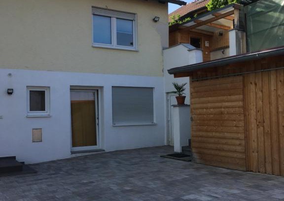 Wiesent Apartment | Ferienwohnung in Wiesent-gerne Handwerker/Monteure