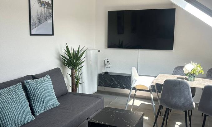 Glindfeld Apartment | Ferienwohnung Juli - neu Renovierte, Moderne Ferienwohnung