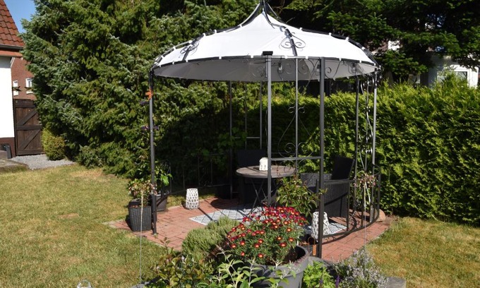 Lathen Apartment | Ferienwohnung Manou`s Garten