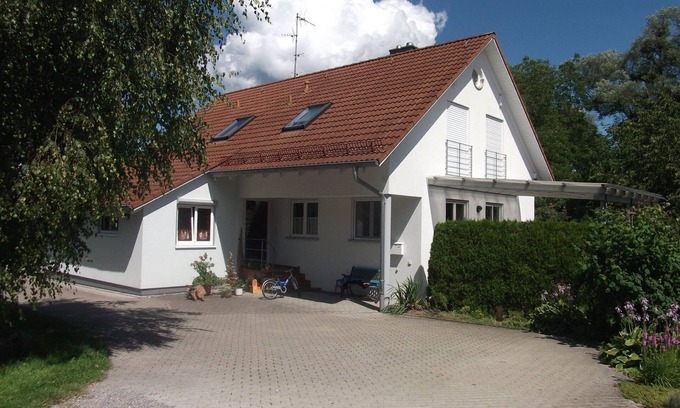 Eriskirch Apartment | Ferienwohnung mit Großem Garten