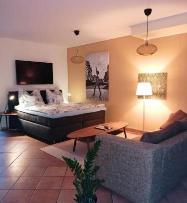 Hinzenbach Apartment | Ferienwohnung Schuhmann Therme Aquapulco Ikuna Erlebnispark Zoo Schmiding 20 min mit Auto entfernt mit Wintergarten und Garten ab 3 Nächte buchbar
