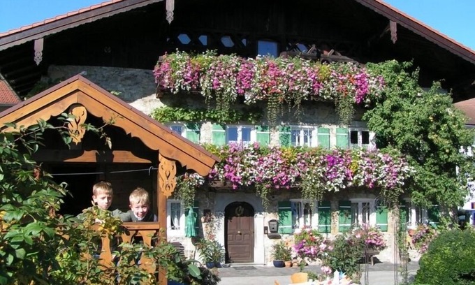 Teisendorf Apartment | Ferienwohnung Untersbergblick für 2-4 Pers.,2 Schlafzimmer, Wohnküche, Dusche/wc, Ostbalkon