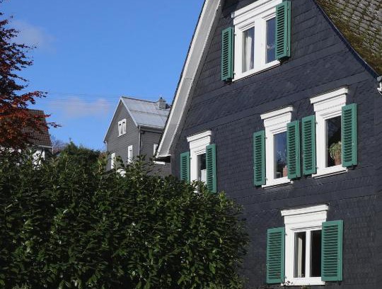 Hilchenbach Apartment | Ferienwohnung Weiß