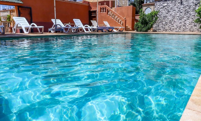 Menara Other | Ferme d'hôte Zomorroda