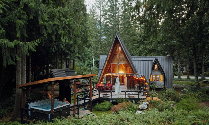 Baring Cabin | Fern Haus and Cottage- unique mtn view cabin!