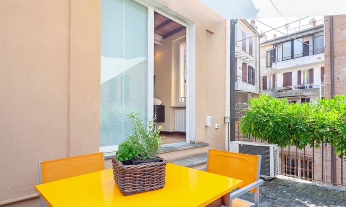 Ferrara Historic Centre Apartment | Ferrara Lilac Casa dell'Archivòlto with Garage