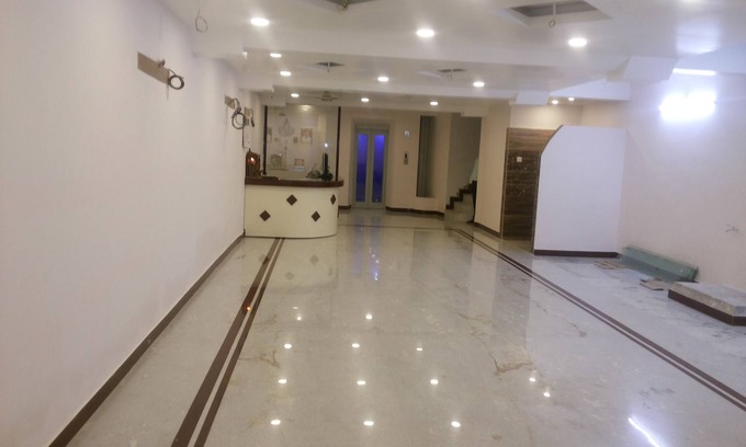 Madurai Main House | Few steps to Meenakshi Temple/Compact Room Stay