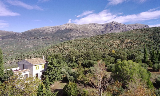 Valdepenas de Jaen Cottage | Finca Rural La Calderera con 10.000 Metros Cuadrados en Plena Sierra Sur