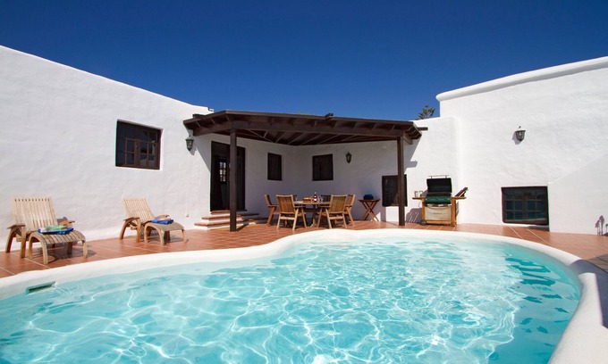 Macher Villa | Finca with Private Pool and Striking Views of Hills and Sea