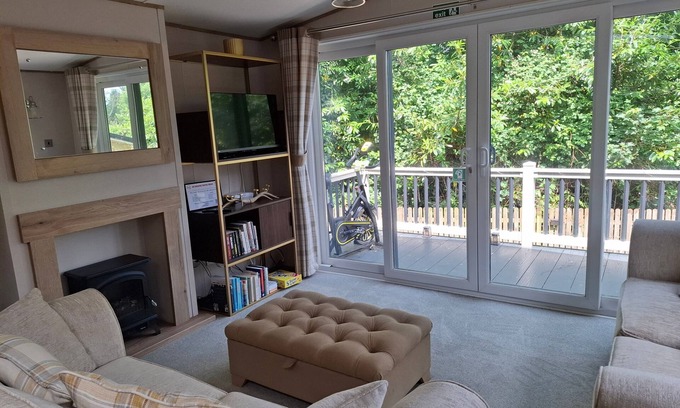 St Leonards-On-Sea Apartment | Fir Tree - 2 bedrooms sleeps 5