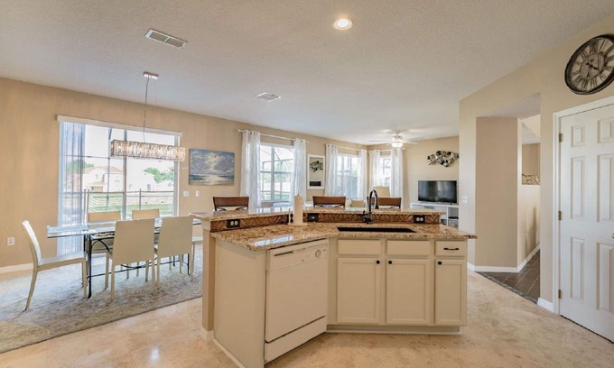 Windwood Bay House | FIRST CLASS! MUST SEE.EXECUTIVE HOME NEAR CHAMPIONS GATE! A+