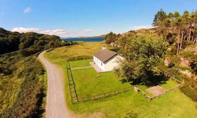 Ullapool Cottage | FISHERMAN'S COTTAGE, family friendly, with open fire in Ullapool