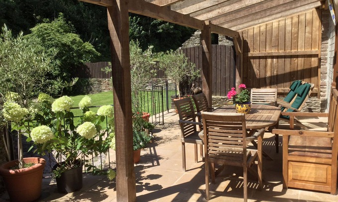 Kingsbridge Cottage | Fixit Cottage