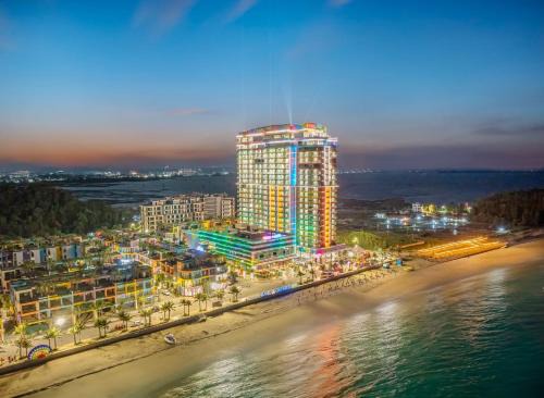 Hoang Hoa Hotel | Flamingo Hai Tien Beach Resort