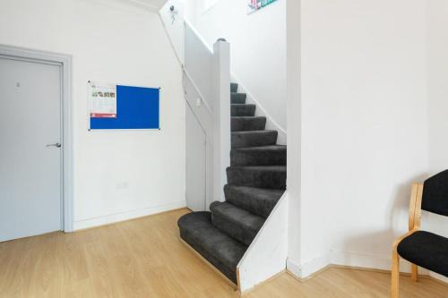 Tokyngton House | Flams 4